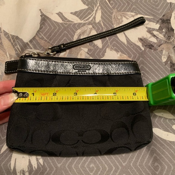 COACH Small black zipper clutch purse wristlet - Picture 1 of 4